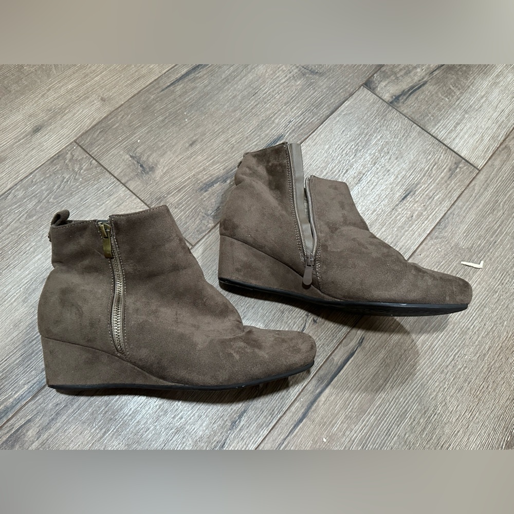 Velvet booties